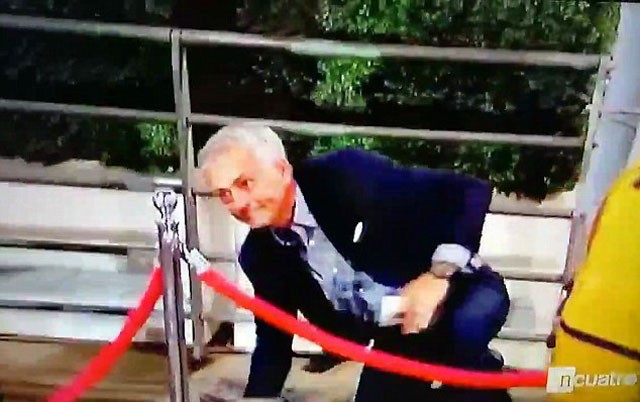 Mourinho ngượng ‘chín mặt’ vì bị ‘vồ ếch’ tại sân Wembley - ảnh 5