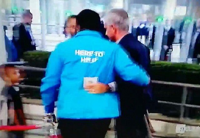 Mourinho ngượng ‘chín mặt’ vì bị ‘vồ ếch’ tại sân Wembley - ảnh 6