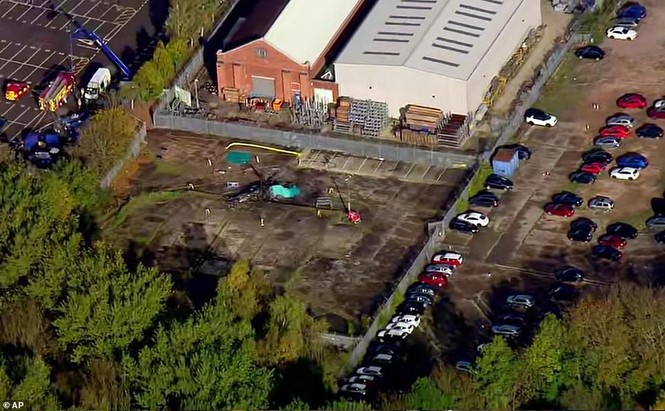 TIẾT LỘ: Chủ tịch Leicester có mặt trên máy bay lúc bị nạn - ảnh 1