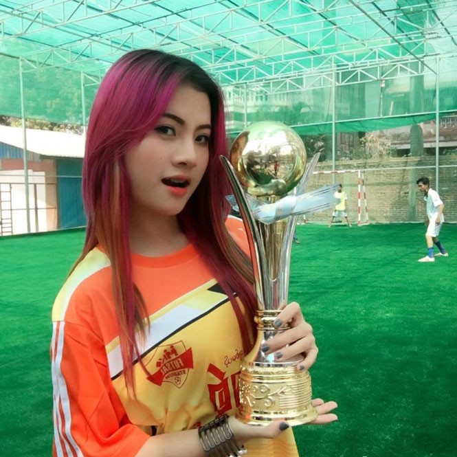 ‘Phát sốt’ trước dung nhan xinh đẹp của nữ CĐV ĐT Myanmar - ảnh 7