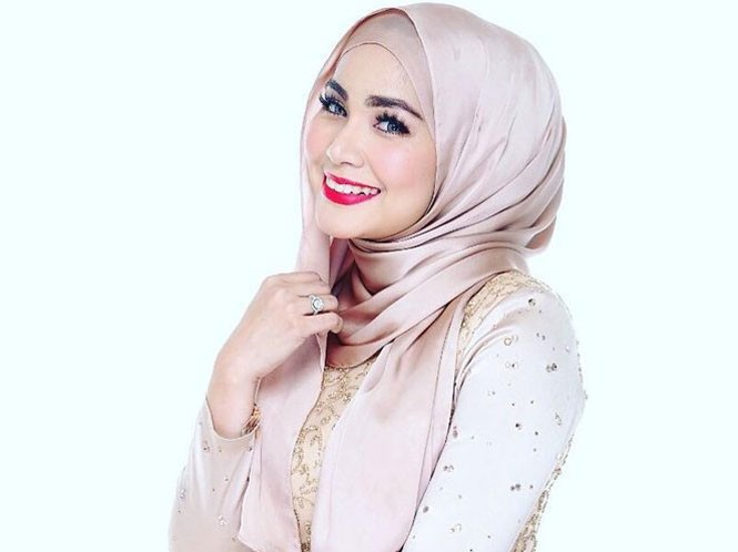 Nhan sắc mỹ miều của nàng WAG quyến rũ bậc nhất ĐT Malaysia - ảnh 4