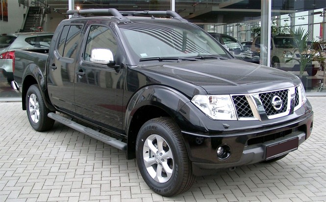 Nissan Navara gặp lỗi túi khí ở Việt Nam - ảnh 1
