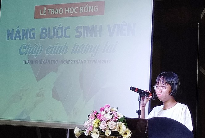 Hỗ trợ sinh viên nghèo đến trường - ảnh 2