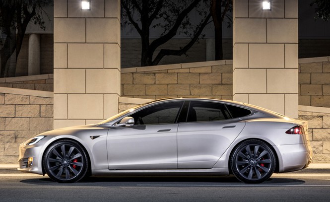 Tesla triệu hồi xe bị lỗi - ảnh 1