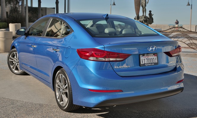 Ưu điểm và nhược điểm của Hyundai Elantra 2018 - ảnh 2