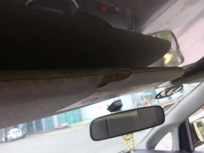 Tấm chắn nắng bằng bìa carton xe Vios - ảnh 2