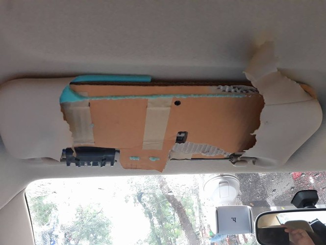 Tấm chắn nắng bằng bìa carton xe Vios - ảnh 1
