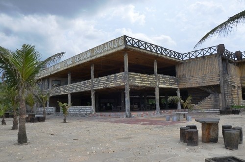 Khu du lịch bỏ hoang ở Quảng Ngãi - ảnh 1