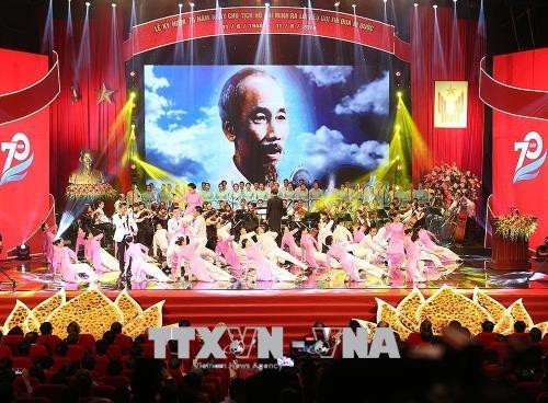 Tổng bí thư dự lễ kỷ niệm thi đua ái quốc - ảnh 8