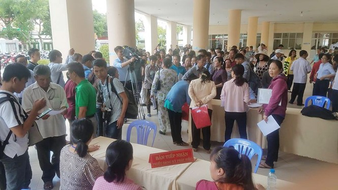 Tiếp xúc cử tri ở TP.HCM - ảnh 6