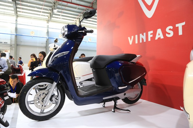 Xe máy điện đầu tiên của Vinfast trình làng, bán ra giữa tháng 11 - ảnh 2