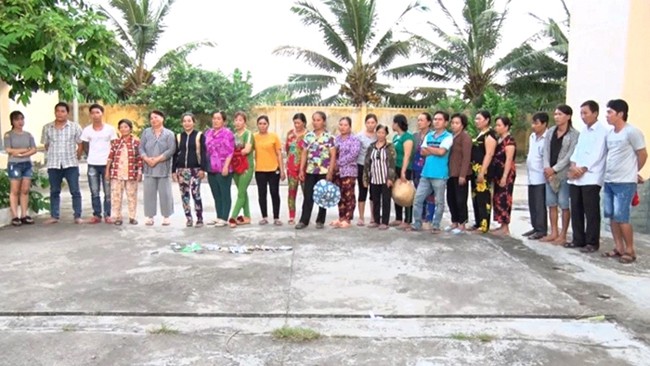 Bắt quả tang 17 'quý bà' đánh bạc ăn tiền - ảnh 1