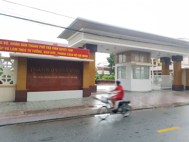 Cách chức Phó Bí thư Thành uỷ Trà Vinh - ảnh 1