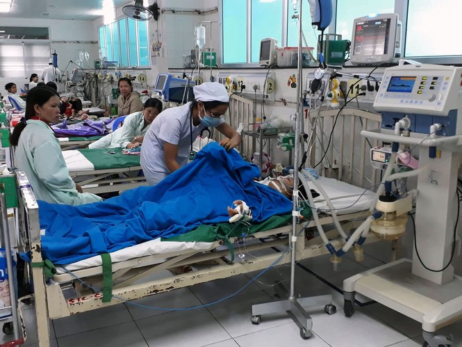 Đi dạo bến Ninh Kiều, bé gái bị điện giật bất tỉnh - ảnh 1