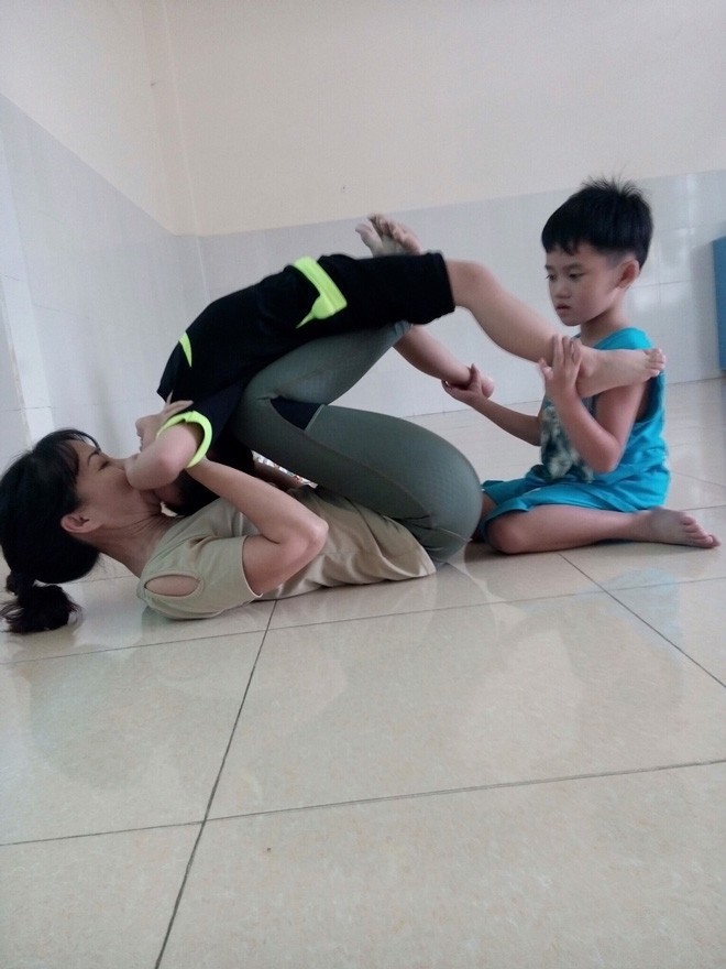 Trừng phạt cô giáo bạo hành chỉ giải quyết bề nổi - ảnh 2