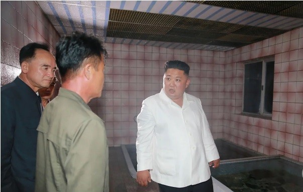 Ông Kim Jong-un đi thị sát các nhà máy công nghiệp sát biên giới - ảnh 1