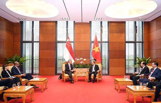 Thủ tướng Việt Nam đánh giá cao thành tựu kinh tế, công nghệ Singapore - ảnh 1