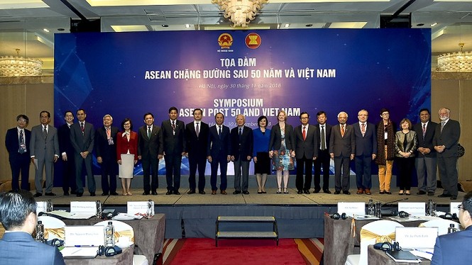 ASEAN chặng đường sau 50 năm và Việt Nam - ảnh 1