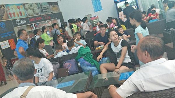 Hành khách ngồi 3 tiếng trên máy bay không điều hòa - ảnh 1