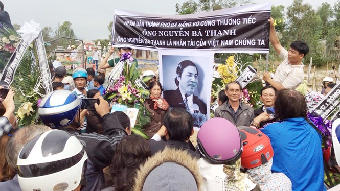 Hàng nghìn người đưa tiễn ông Nguyễn Bá Thanh - ảnh 21