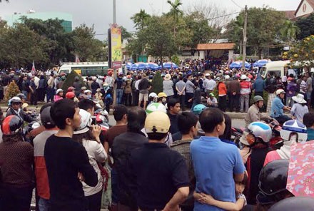 Hàng nghìn người đưa tiễn ông Nguyễn Bá Thanh - ảnh 6