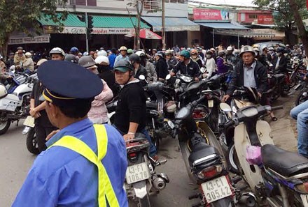 Hàng nghìn người đưa tiễn ông Nguyễn Bá Thanh - ảnh 7