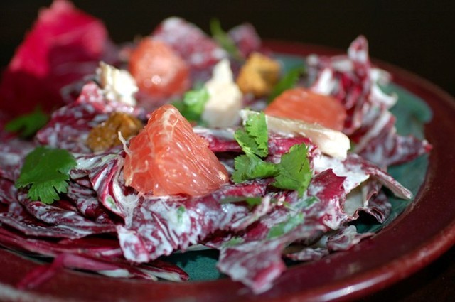 Salad bưởi và cá ngừ. Ảnh: Kitchenorophy