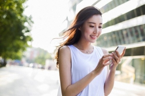 Hãy nhớ rằng, đường đời còn dài, lòng người dễ thay đổi. Đừng hi sinh quá nhiều vì một người rồi sẽ có ngày nhận lấy cay đắng. Ảnh minh họa.