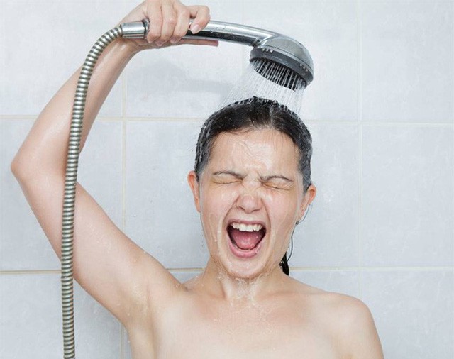 Những thứ đáng sợ này trong vòi hoa sen có thể khiến bạn mang bệnh - Ảnh 4.