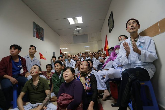 Viện Huyết học: Nụ cười át nỗi đau nhờ bóng đá - ảnh 2