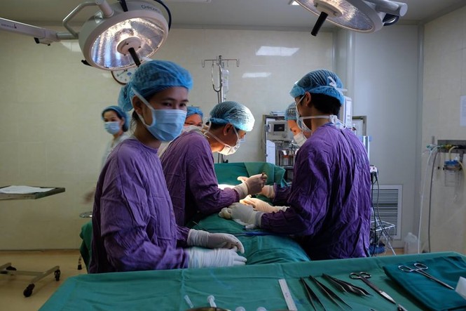 'Gọt' thành công tuyến vú cho nữ bệnh nhân có vòng 1 khủng - ảnh 2