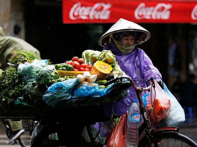 Hà Nội rét nhất từ đầu đông, cuộc sống người dân đảo lộn - ảnh 7