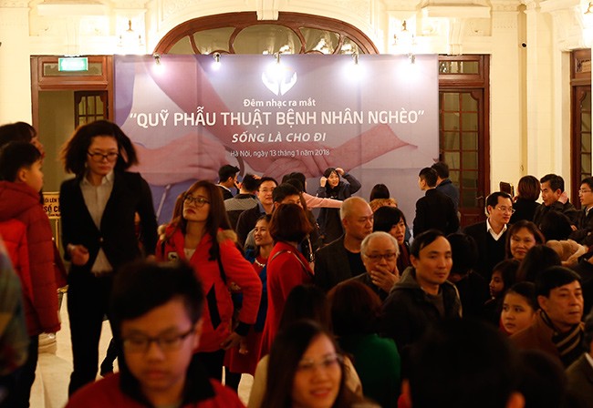 Đêm nhạc gây quỹ phẫu thuật bệnh nhân nghèo - ảnh 7