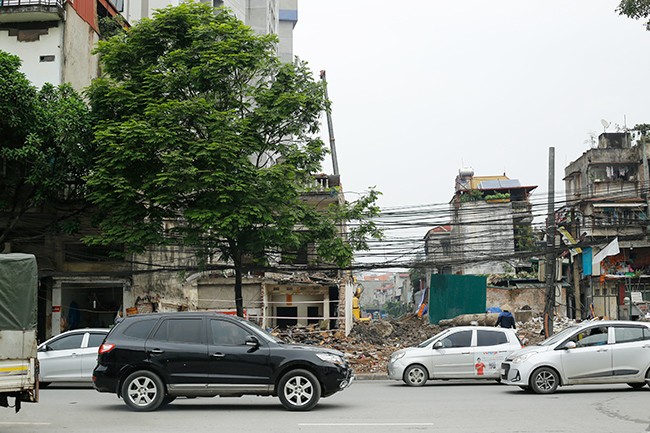 Ngổn ngang ở nút thắt của “đường cong mềm mại“ - ảnh 10