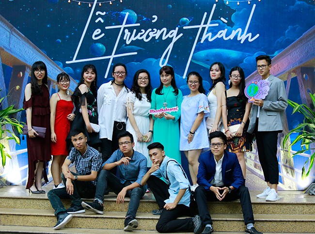 Lễ tri ân xúc động của thầy trò trường Chu Văn An - ảnh 2