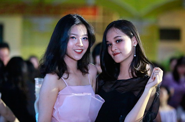 Lễ tri ân xúc động của thầy trò trường Chu Văn An - ảnh 7