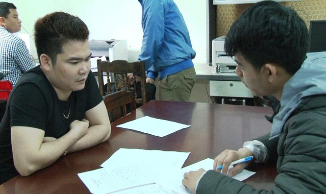 5 dân chơi 'lắc' xuyên đêm từ quán bar qua khách sạn - ảnh 1