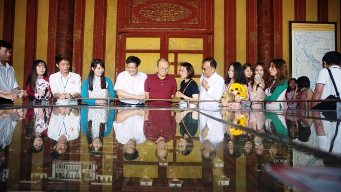 HLV Park Hang-seo không cưỡng nổi sức hấp dẫn của Di tích Cố đô Huế - ảnh 5