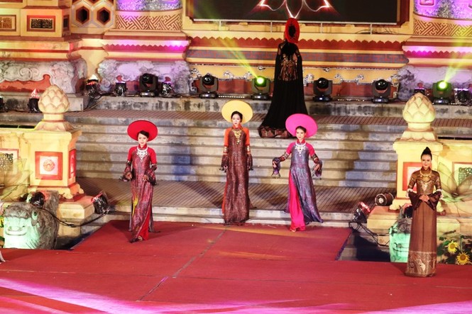 Hoa hậu Đỗ Mỹ Linh kiêu sa, lộng lẫy trong đêm 'Huế vàng son' - ảnh 6