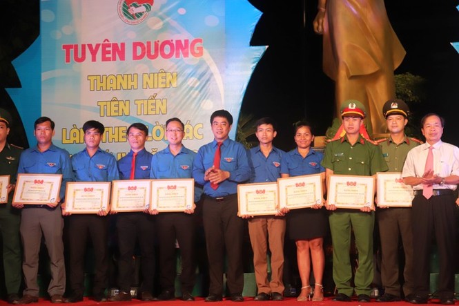 Tuyên dương 18 tập thể, 48 thanh niên tiên tiến làm theo lời Bác - ảnh 8