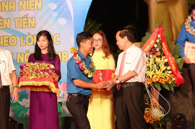 Tuyên dương 18 tập thể, 48 thanh niên tiên tiến làm theo lời Bác - ảnh 11