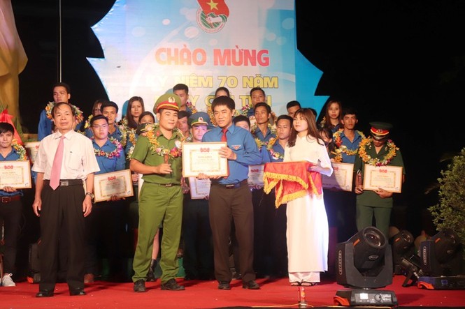 Tuyên dương 18 tập thể, 48 thanh niên tiên tiến làm theo lời Bác - ảnh 14