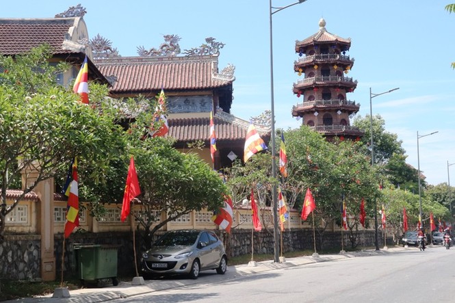 Muôn sắc màu bình an mùa Phật đản xứ Huế - ảnh 16