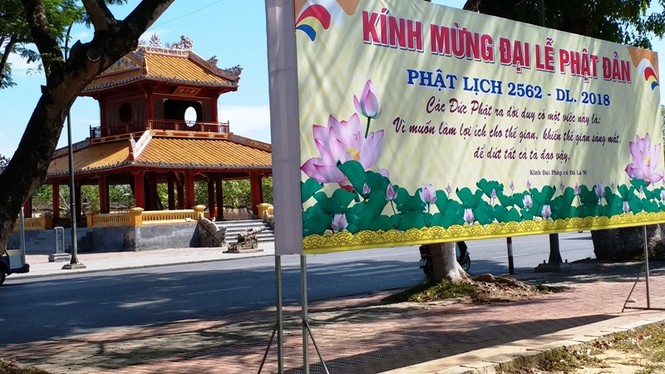 Muôn sắc màu bình an mùa Phật đản xứ Huế - ảnh 11