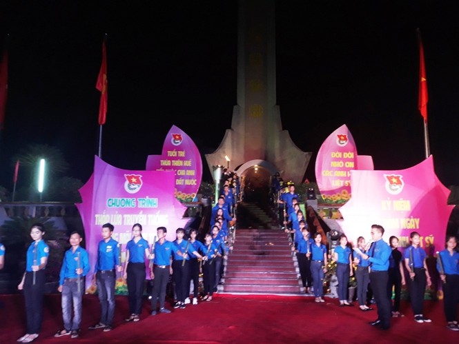 TT-Huế: Đêm bừng cháy lửa tri ân nghĩa tình - ảnh 1