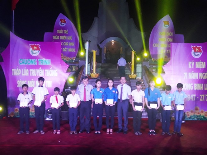 TT-Huế: Đêm bừng cháy lửa tri ân nghĩa tình - ảnh 5