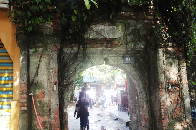 Cận cảnh 'sống khổ' trong các vùng di tích Huế - ảnh 1