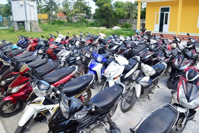 Bắt quả tang hơn 50 người tụ tập đá gà ăn tiền - ảnh 2