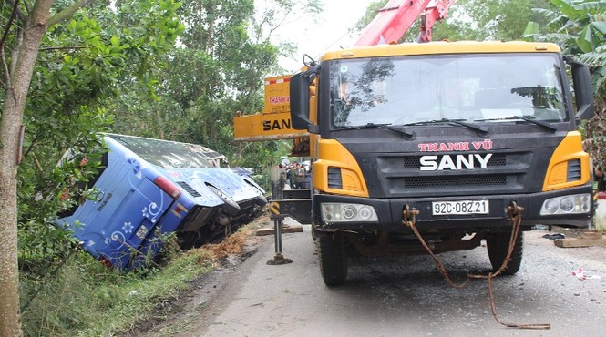 Quảng Nam: Xe khách tông xe tải, 2 người tử vong - ảnh 2
