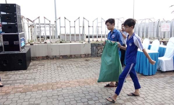 Đà Nẵng vui trong Ngày hội 'Đổi rác lấy vở' - ảnh 6
